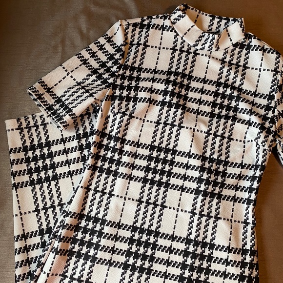 Curvy Long Striped Dress - Picture 1 of 3